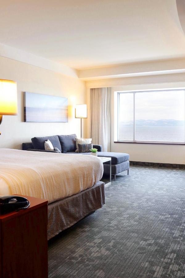 คอร์ทยาร์ด เบอร์ลิงตัน ฮาร์เบอร์ Hotel ภายนอก รูปภาพ