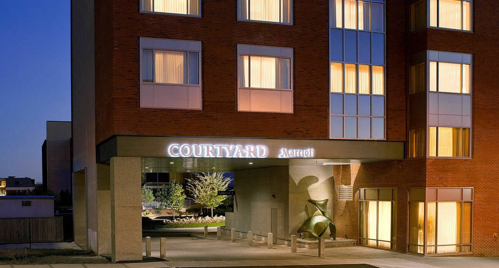 คอร์ทยาร์ด เบอร์ลิงตัน ฮาร์เบอร์ Hotel ภายนอก รูปภาพ
